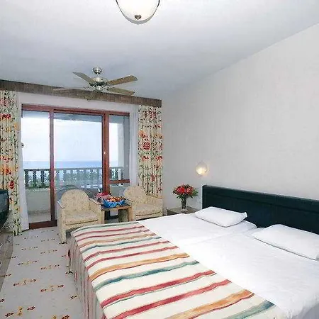 Defne Garden Hotel
