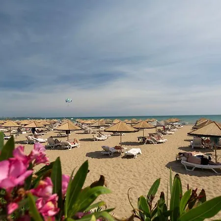 Отель Defne Garden 4*