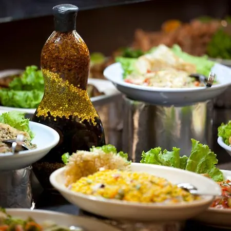 מלון Defne Garden